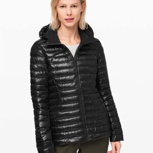 Lululemon Women's Pack It Down jacket sz 4 Shiny Black